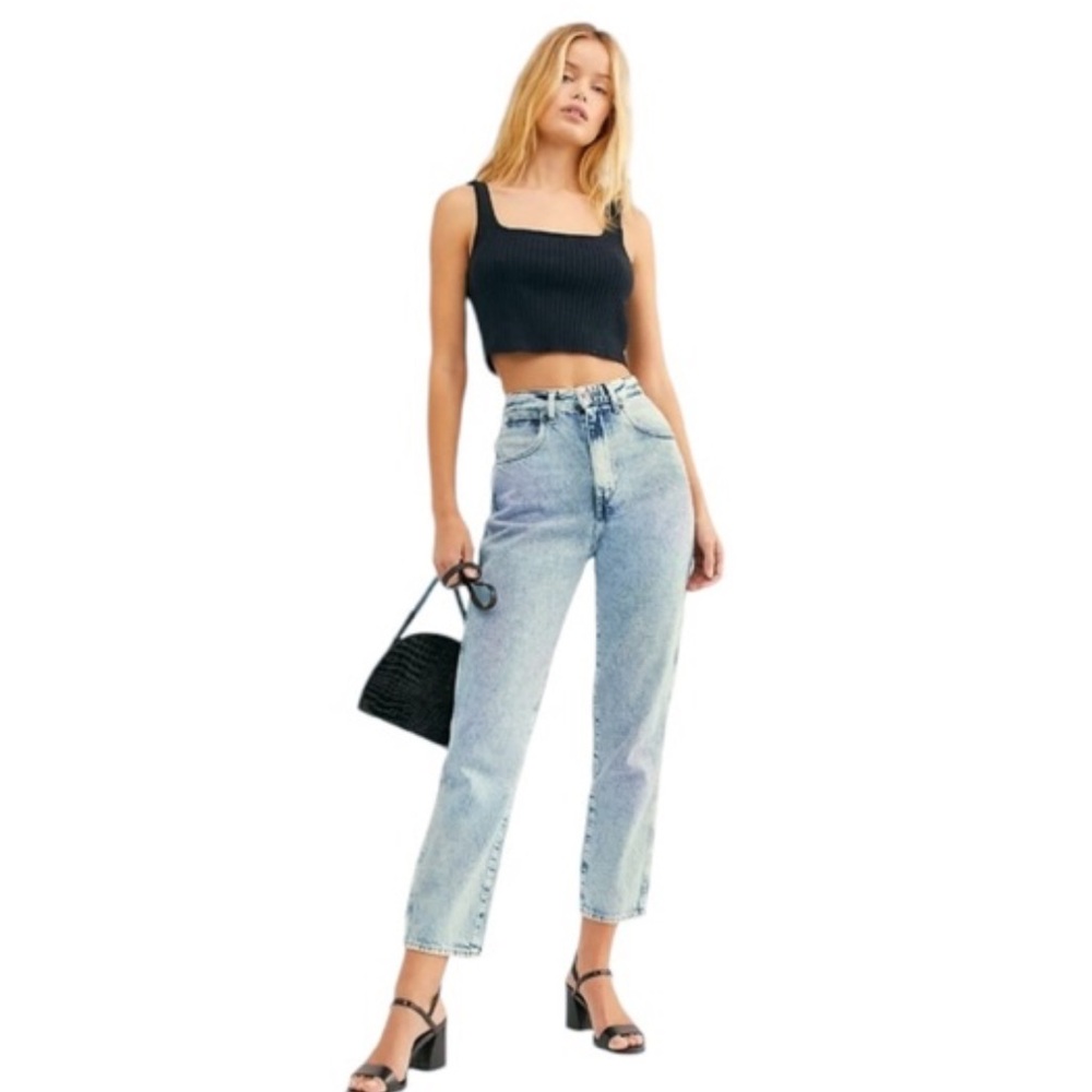 NWT Wrangler Mom 680 Acid Wash Jeans